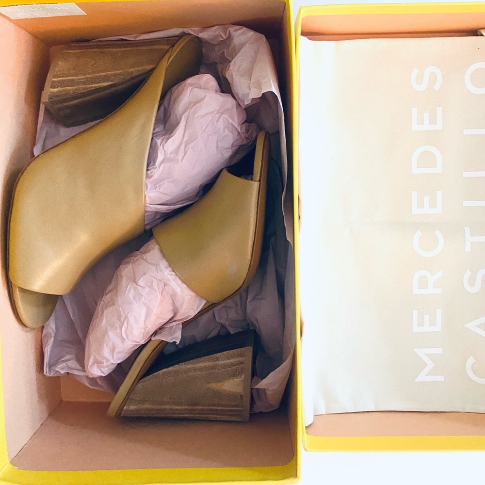 NWT - Mercedes Castillo Izar - Leather Mules in Light Tan Leather & Wooden Heel - Picture 8 of 16